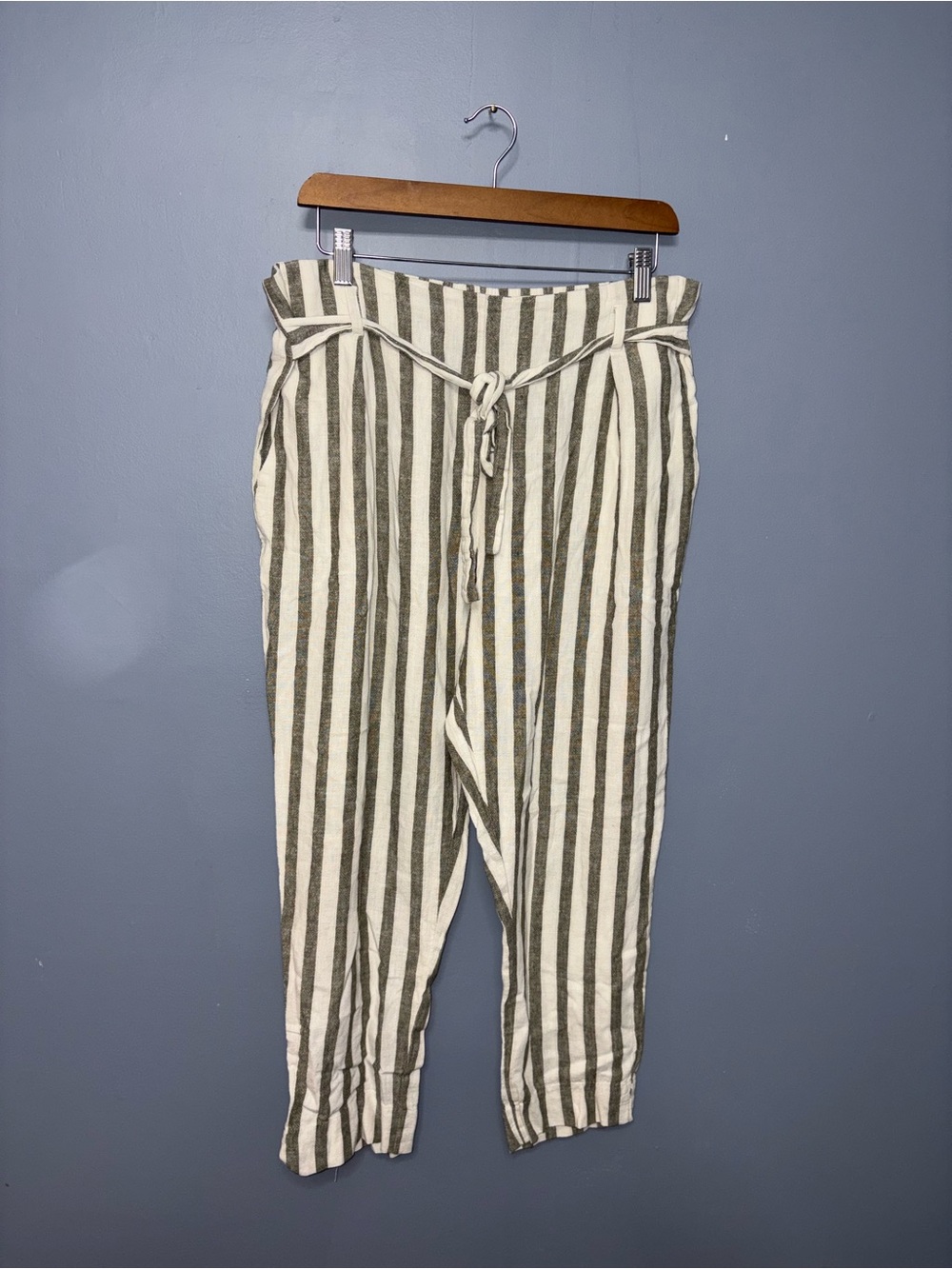 MyStyle | Gray Striped Belted Pants | Size Large